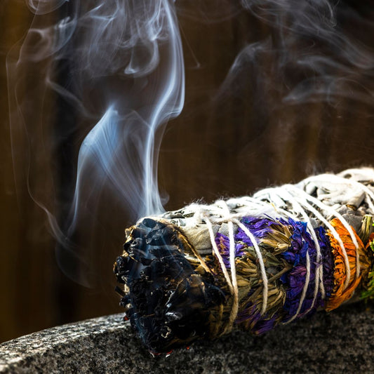 Healing Smudge Stick: Restore Balance and Find Inner Peace - Le Naturel 